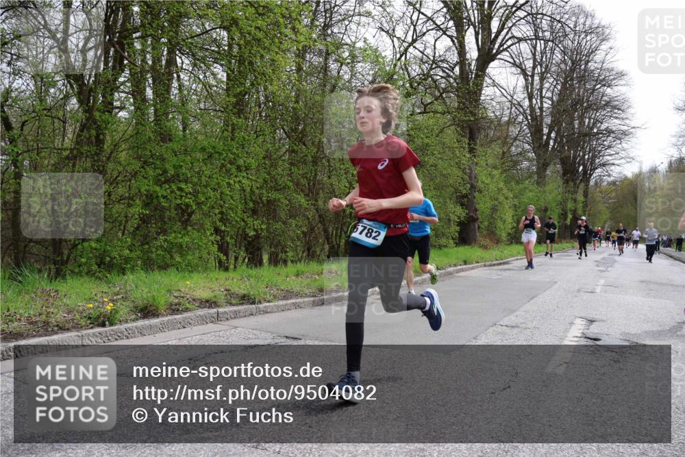 12.04.2026 - 45. Internationalen Wilhelmsburger Insellauf Yannick Fuchs http://msf.ph/oto/9504082 12.04.2026 12:52:00 Laufen 6782 meine-sportfotos.de