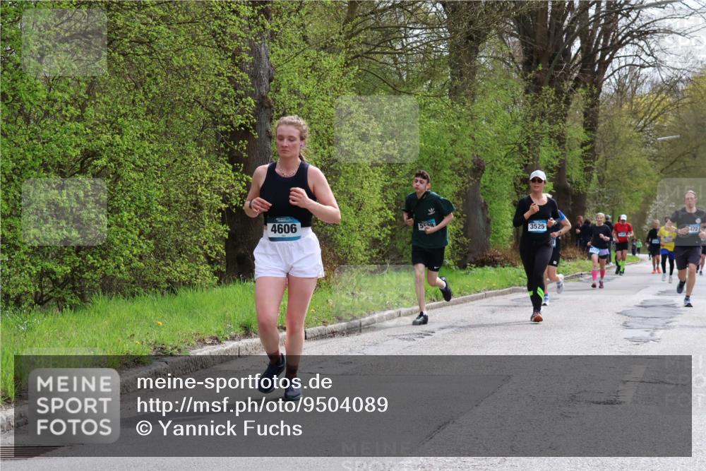 12.04.2026 - 45. Internationalen Wilhelmsburger Insellauf Yannick Fuchs http://msf.ph/oto/9504089 12.04.2026 12:52:01 Laufen 4606, 5128, 3525, 472 meine-sportfotos.de