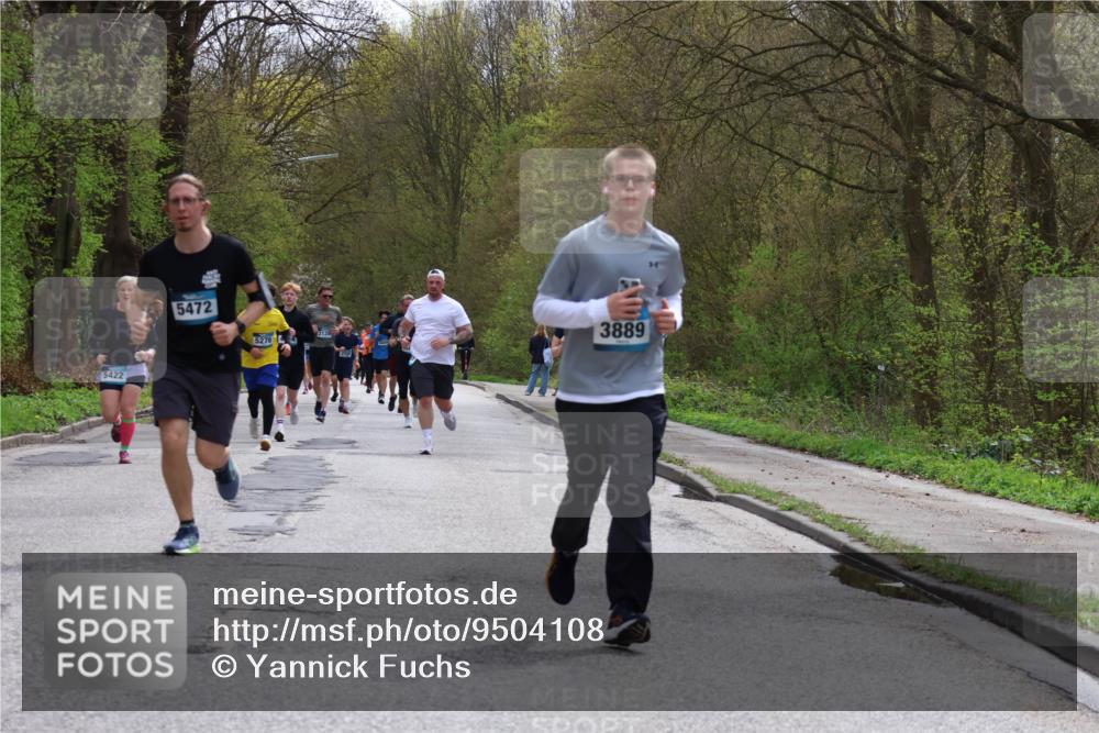 12.04.2026 - 45. Internationalen Wilhelmsburger Insellauf Yannick Fuchs http://msf.ph/oto/9504108 12.04.2026 12:52:05 Laufen 5422, 5472, 5276, 3126, 3889 meine-sportfotos.de