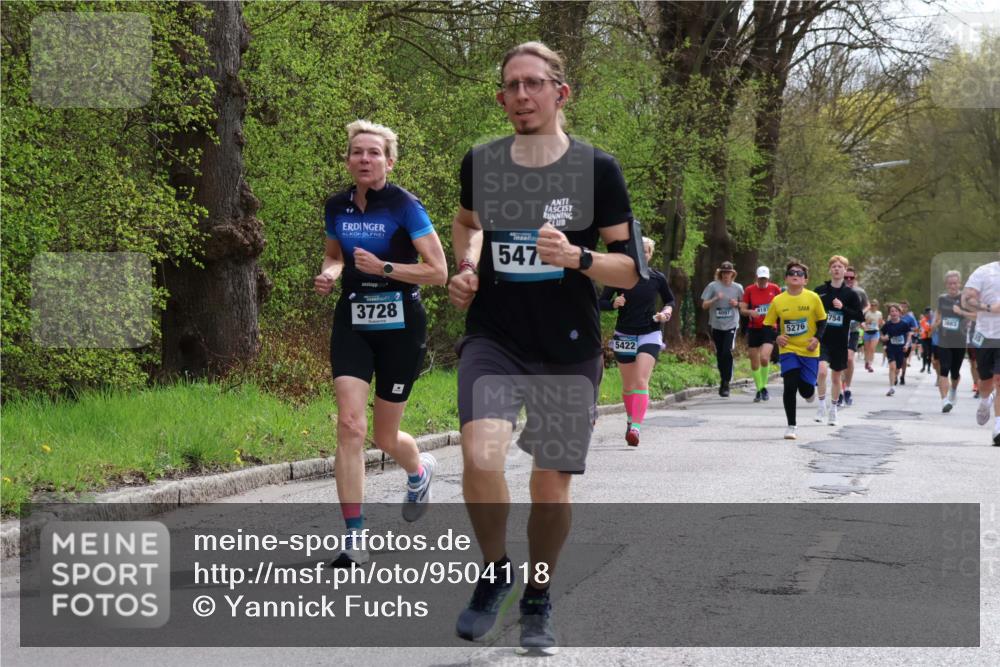 12.04.2026 - 45. Internationalen Wilhelmsburger Insellauf Yannick Fuchs http://msf.ph/oto/9504118 12.04.2026 12:52:06 Laufen 547, 3728, 5422, 4097, 5276, 754, 3663 meine-sportfotos.de