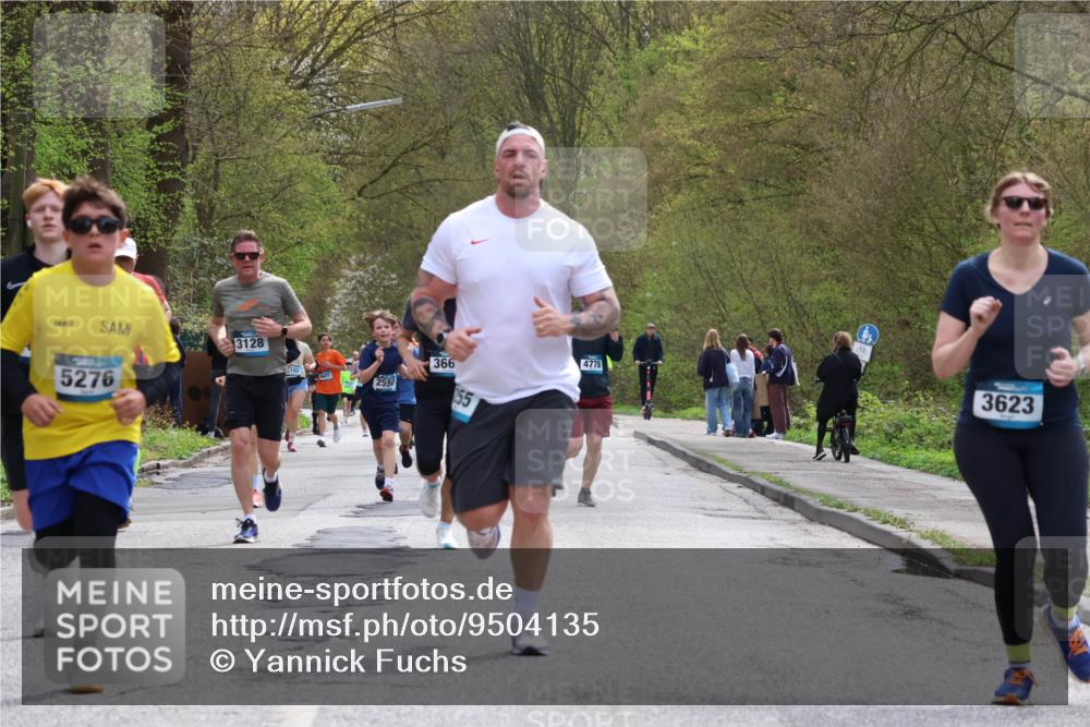 12.04.2026 - 45. Internationalen Wilhelmsburger Insellauf Yannick Fuchs http://msf.ph/oto/9504135 12.04.2026 12:52:10 Laufen 3128, 5276, 366, 192, 4601, 2550, 255, 4778, 3623 meine-sportfotos.de