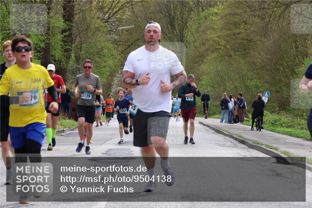 12.04.2026 - 45. Internationalen Wilhelmsburger Insellauf Yannick Fuchs http://msf.ph/oto/9504138 12.04.2026 12:52:10 Laufen 76, 3128, 4601, 2550, 4778 meine-sportfotos.de