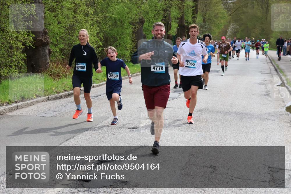 12.04.2026 - 45. Internationalen Wilhelmsburger Insellauf Yannick Fuchs http://msf.ph/oto/9504164 12.04.2026 12:52:18 Laufen 2550, 4778, 4965 meine-sportfotos.de