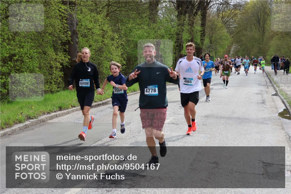 12.04.2026 - 45. Internationalen Wilhelmsburger Insellauf Yannick Fuchs http://msf.ph/oto/9504167 12.04.2026 12:52:18 Laufen 2550, 4778, 5689, 4965, 4816 meine-sportfotos.de