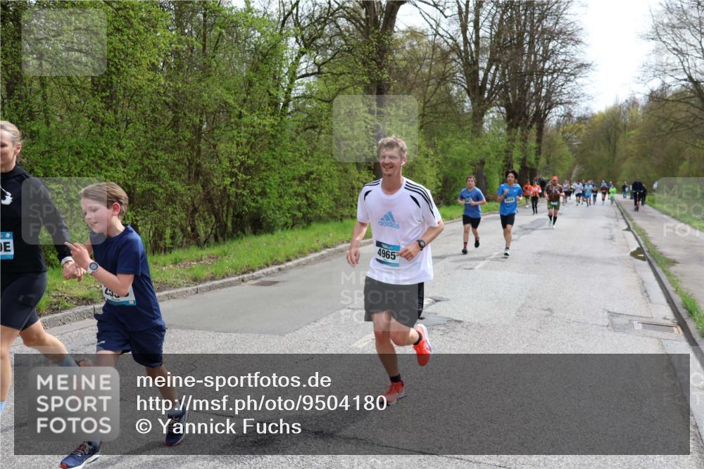 12.04.2026 - 45. Internationalen Wilhelmsburger Insellauf Yannick Fuchs http://msf.ph/oto/9504180 12.04.2026 12:52:20 Laufen 4965 meine-sportfotos.de