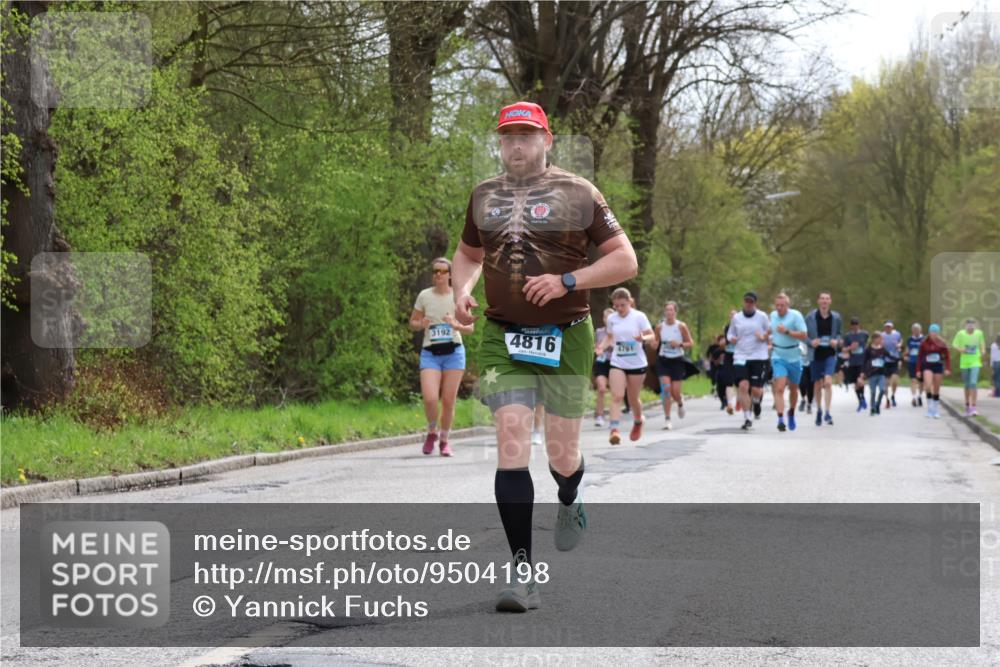12.04.2026 - 45. Internationalen Wilhelmsburger Insellauf Yannick Fuchs http://msf.ph/oto/9504198 12.04.2026 12:52:25 Laufen 3192, 4816, 7761 meine-sportfotos.de