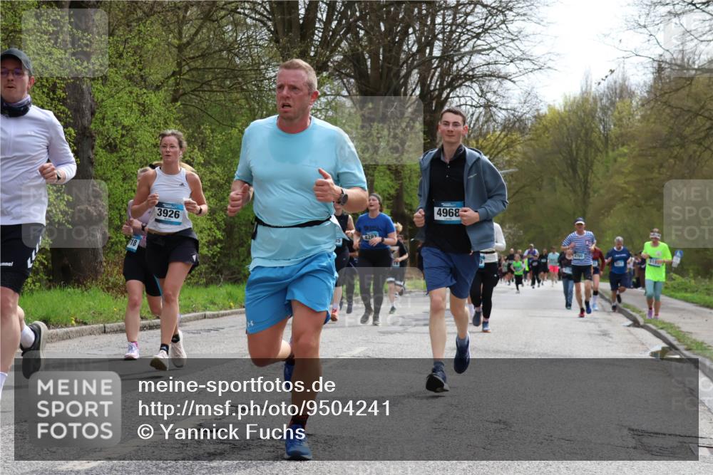 12.04.2026 - 45. Internationalen Wilhelmsburger Insellauf Yannick Fuchs http://msf.ph/oto/9504241 12.04.2026 12:52:34 Laufen 3926, 35, 4287, 4968, 4960 meine-sportfotos.de