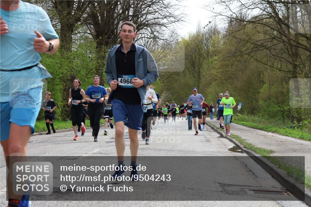 12.04.2026 - 45. Internationalen Wilhelmsburger Insellauf Yannick Fuchs http://msf.ph/oto/9504243 12.04.2026 12:52:34 Laufen 5244, 403, 4287, 5214, 4968, 5179, 4760, 741, 5191 meine-sportfotos.de