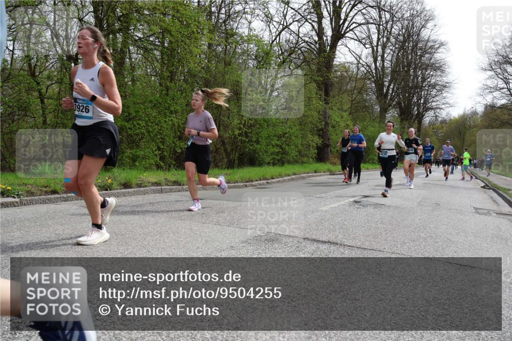 12.04.2026 - 45. Internationalen Wilhelmsburger Insellauf Yannick Fuchs http://msf.ph/oto/9504255 12.04.2026 12:52:37 Laufen 3926, 4239, 40 meine-sportfotos.de
