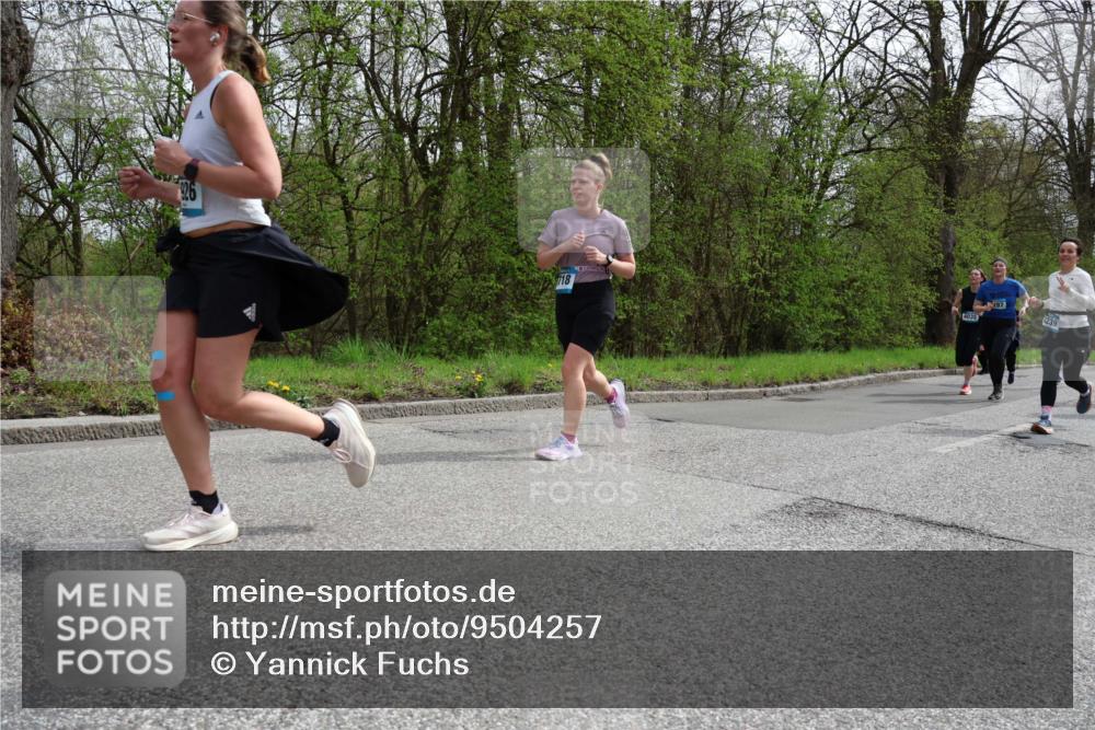 12.04.2026 - 45. Internationalen Wilhelmsburger Insellauf Yannick Fuchs http://msf.ph/oto/9504257 12.04.2026 12:52:37 Laufen 118, 4035, 287, 4239 meine-sportfotos.de