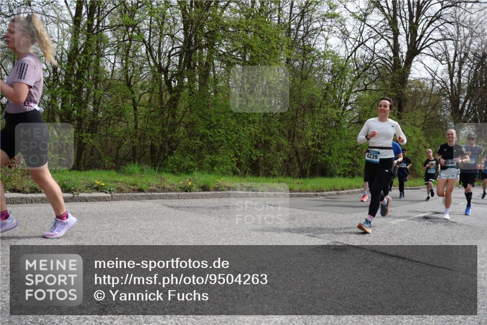 12.04.2026 - 45. Internationalen Wilhelmsburger Insellauf Yannick Fuchs http://msf.ph/oto/9504263 12.04.2026 12:52:38 Laufen 4239, 5211, 540, 5214 meine-sportfotos.de