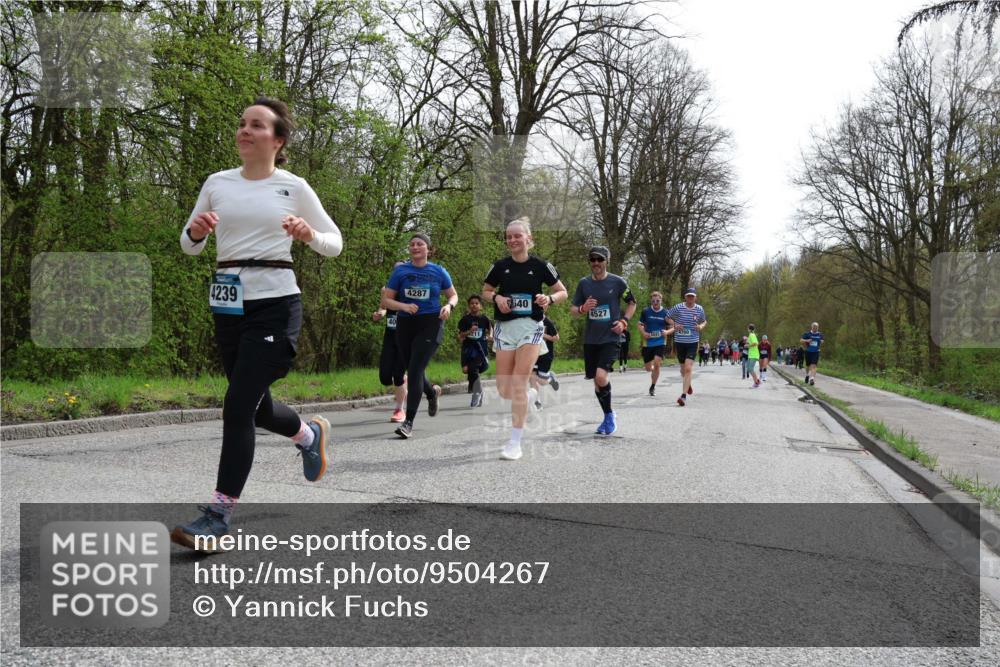12.04.2026 - 45. Internationalen Wilhelmsburger Insellauf Yannick Fuchs http://msf.ph/oto/9504267 12.04.2026 12:52:39 Laufen 4239, 40, 4287, 640, 4527, 4760 meine-sportfotos.de