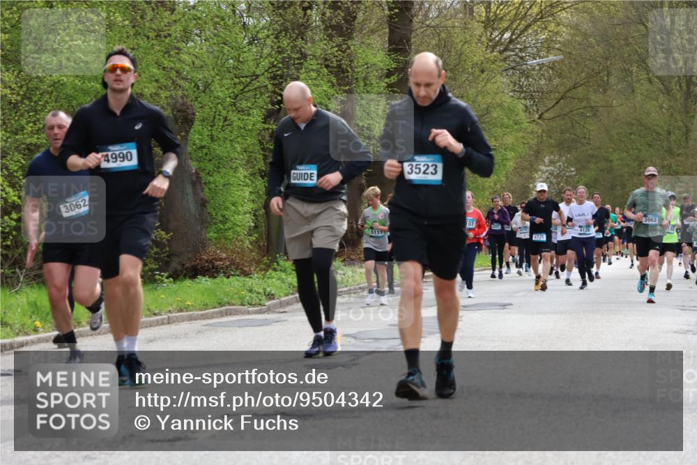 12.04.2026 - 45. Internationalen Wilhelmsburger Insellauf Yannick Fuchs http://msf.ph/oto/9504342 12.04.2026 12:52:53 Laufen 3062, 4990, 3523, 107, 1872, 5111, 2735, 4128, 3962 meine-sportfotos.de