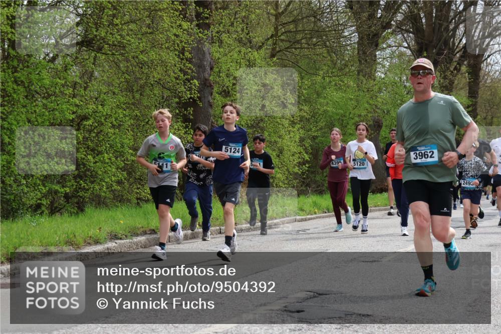 12.04.2026 - 45. Internationalen Wilhelmsburger Insellauf Yannick Fuchs http://msf.ph/oto/9504392 12.04.2026 12:53:03 Laufen 5124, 50, 4395, 5120, 3962, 2493 meine-sportfotos.de
