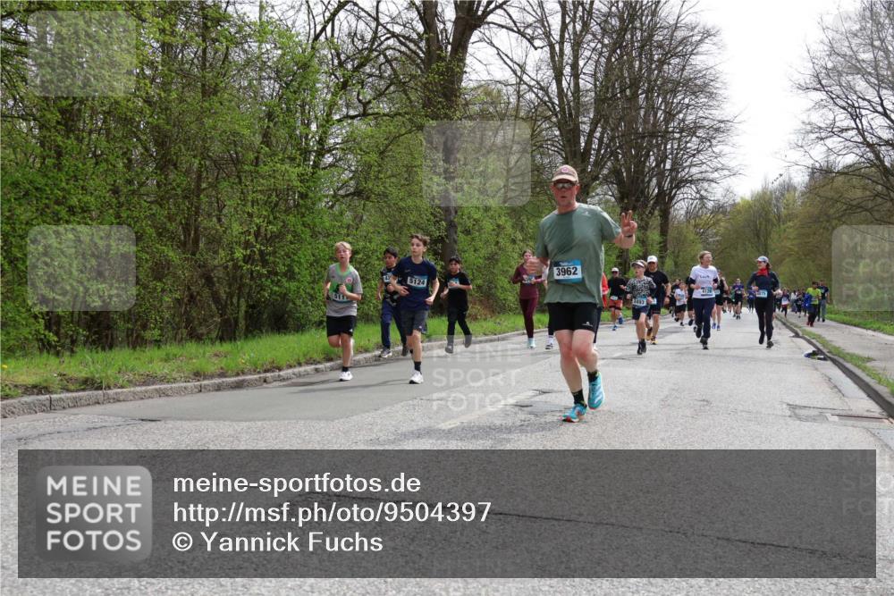 12.04.2026 - 45. Internationalen Wilhelmsburger Insellauf Yannick Fuchs http://msf.ph/oto/9504397 12.04.2026 12:53:03 Laufen 43, 5124, 3962, 2493, 4128 meine-sportfotos.de