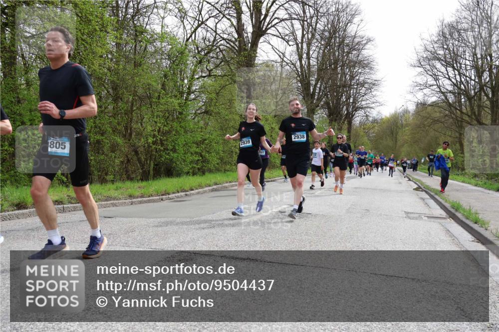 12.04.2026 - 45. Internationalen Wilhelmsburger Insellauf Yannick Fuchs http://msf.ph/oto/9504437 12.04.2026 12:53:10 Laufen 805, 2939, 207, 2938, 5339 meine-sportfotos.de