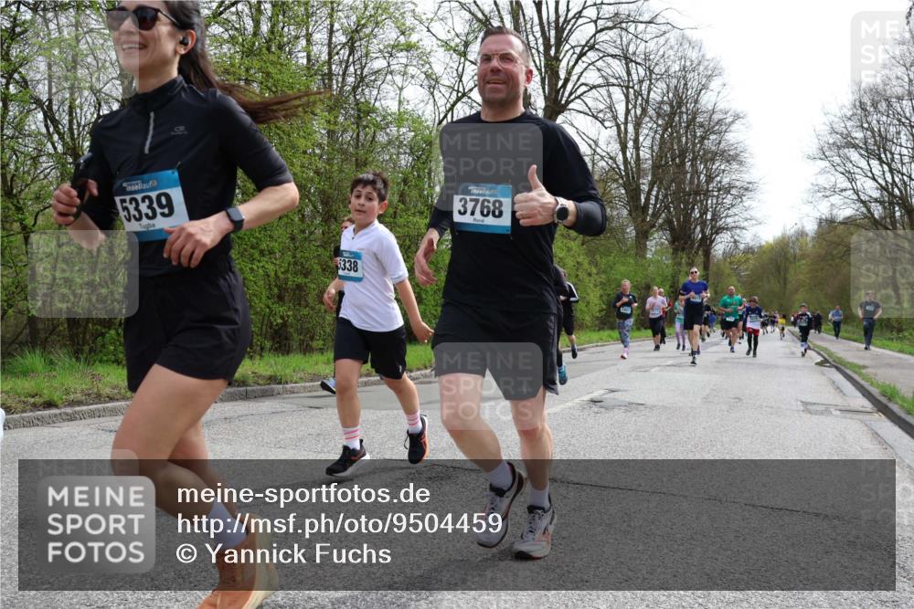 12.04.2026 - 45. Internationalen Wilhelmsburger Insellauf Yannick Fuchs http://msf.ph/oto/9504459 12.04.2026 12:53:14 Laufen 5339, 5338, 3768 meine-sportfotos.de
