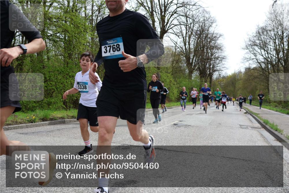 12.04.2026 - 45. Internationalen Wilhelmsburger Insellauf Yannick Fuchs http://msf.ph/oto/9504460 12.04.2026 12:53:14 Laufen 5338, 3768, 4781 meine-sportfotos.de