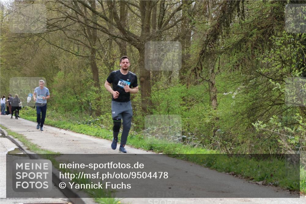 12.04.2026 - 45. Internationalen Wilhelmsburger Insellauf Yannick Fuchs http://msf.ph/oto/9504478 12.04.2026 12:53:18 Laufen 3242, 4982 meine-sportfotos.de