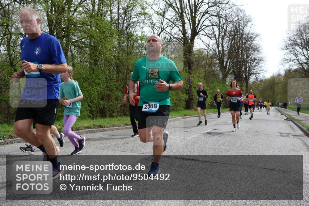 12.04.2026 - 45. Internationalen Wilhelmsburger Insellauf Yannick Fuchs http://msf.ph/oto/9504492 12.04.2026 12:53:20 Laufen 2369, 3737, 2642 meine-sportfotos.de