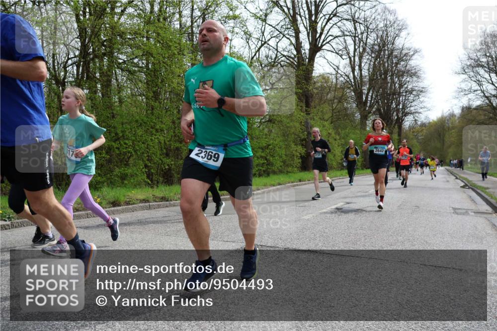 12.04.2026 - 45. Internationalen Wilhelmsburger Insellauf Yannick Fuchs http://msf.ph/oto/9504493 12.04.2026 12:53:20 Laufen 2369, 2642, 3737 meine-sportfotos.de