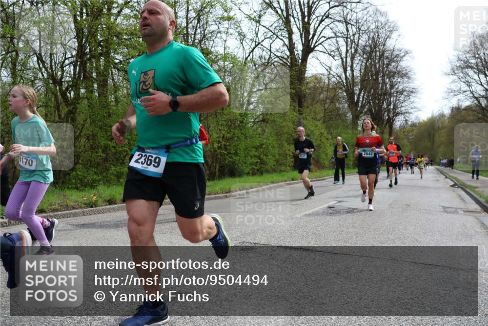 12.04.2026 - 45. Internationalen Wilhelmsburger Insellauf Yannick Fuchs http://msf.ph/oto/9504494 12.04.2026 12:53:20 Laufen 170, 2369, 3737, 2642 meine-sportfotos.de