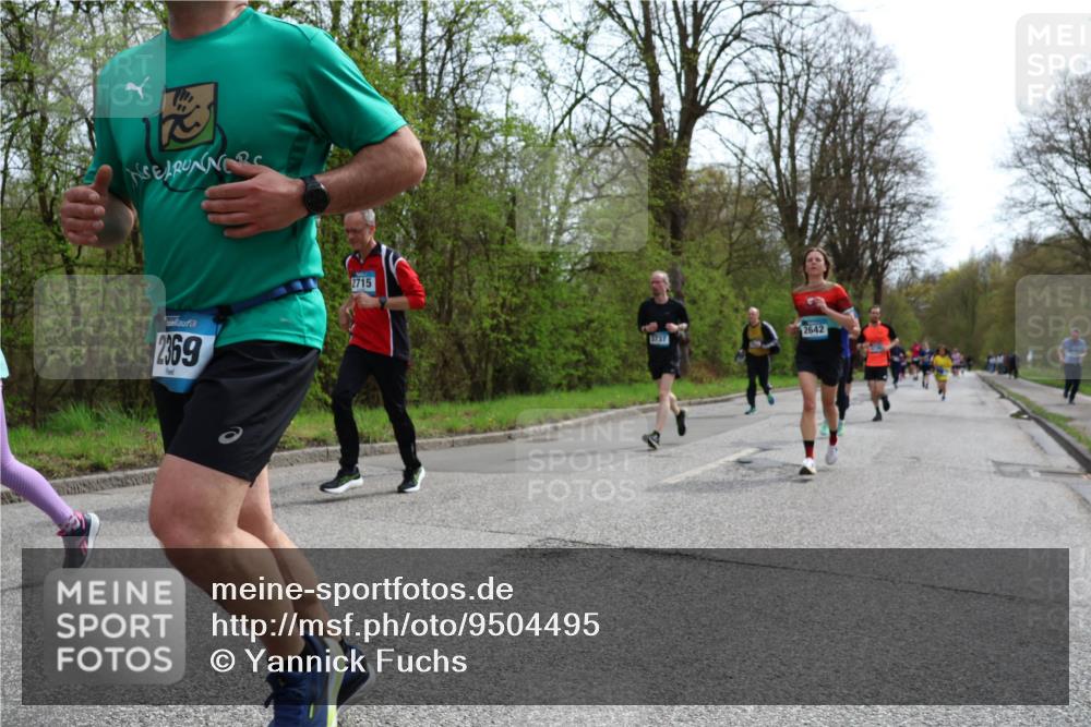 12.04.2026 - 45. Internationalen Wilhelmsburger Insellauf Yannick Fuchs http://msf.ph/oto/9504495 12.04.2026 12:53:21 Laufen 2369, 2715, 1737, 2642 meine-sportfotos.de