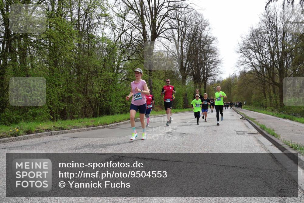 12.04.2026 - 45. Internationalen Wilhelmsburger Insellauf Yannick Fuchs http://msf.ph/oto/9504553 12.04.2026 12:53:33 Laufen 3454, 5669, 5670, 5174 meine-sportfotos.de