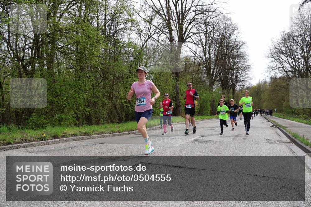 12.04.2026 - 45. Internationalen Wilhelmsburger Insellauf Yannick Fuchs http://msf.ph/oto/9504555 12.04.2026 12:53:33 Laufen 3454, 5669, 5670, 4530, 51 meine-sportfotos.de