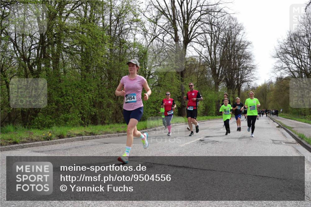 12.04.2026 - 45. Internationalen Wilhelmsburger Insellauf Yannick Fuchs http://msf.ph/oto/9504556 12.04.2026 12:53:33 Laufen 3454, 5669, 5670, 5174, 30 meine-sportfotos.de