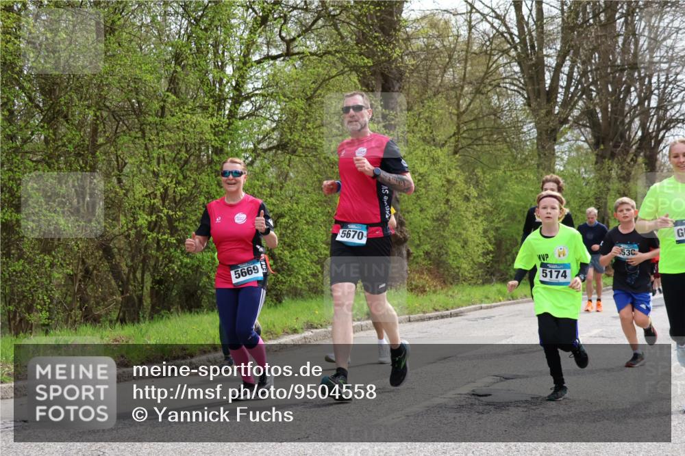 12.04.2026 - 45. Internationalen Wilhelmsburger Insellauf Yannick Fuchs http://msf.ph/oto/9504558 12.04.2026 12:53:34 Laufen 5669, 5670, 5174, 53 meine-sportfotos.de