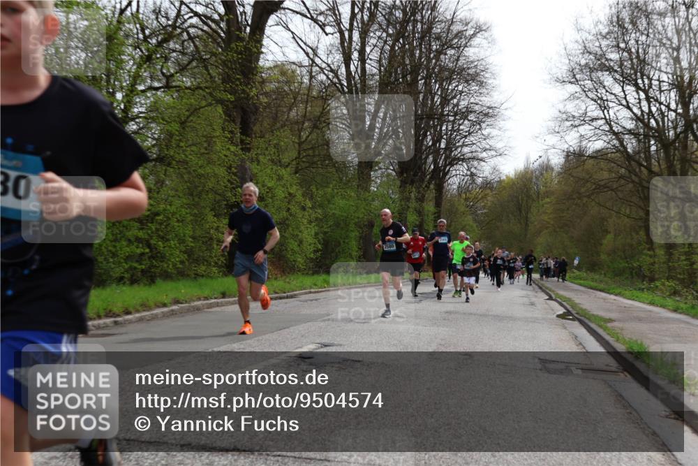 12.04.2026 - 45. Internationalen Wilhelmsburger Insellauf Yannick Fuchs http://msf.ph/oto/9504574 12.04.2026 12:53:37 Laufen 30, 2580 meine-sportfotos.de