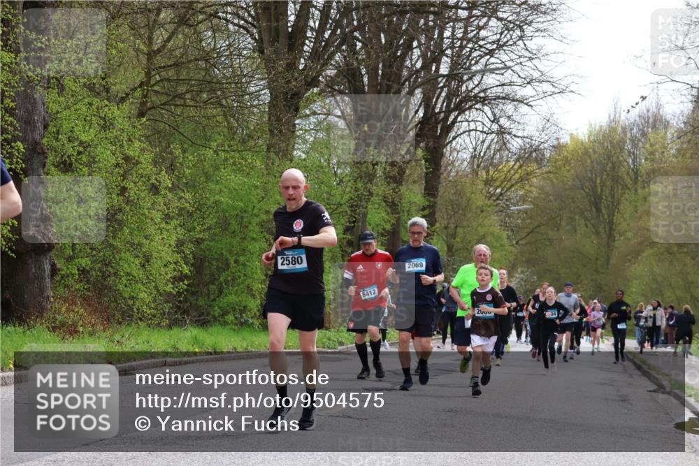 12.04.2026 - 45. Internationalen Wilhelmsburger Insellauf Yannick Fuchs http://msf.ph/oto/9504575 12.04.2026 12:53:38 Laufen 2580, 5412, 2069 meine-sportfotos.de
