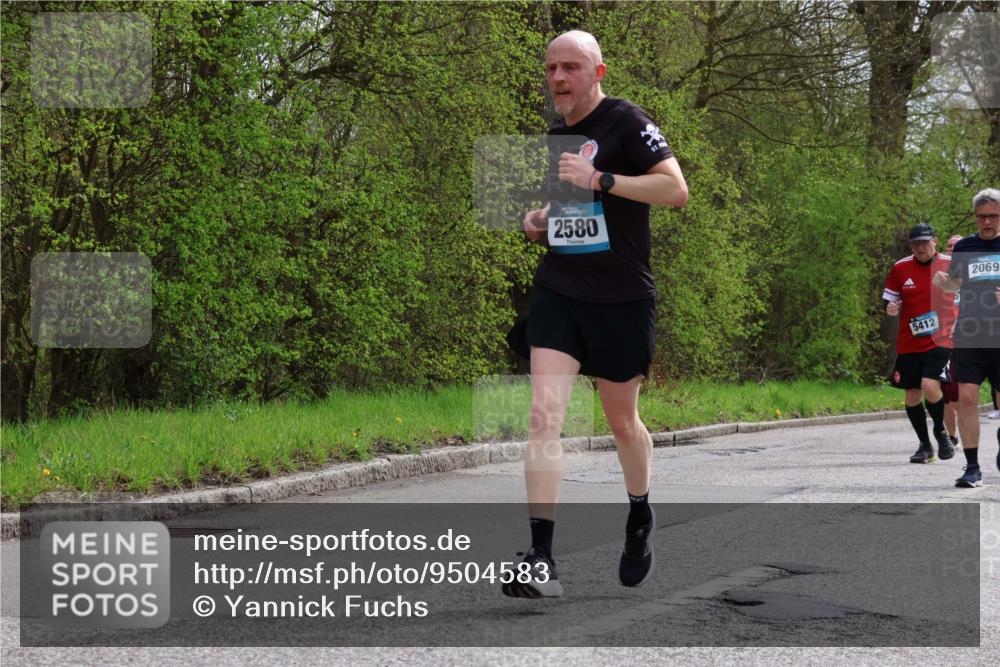 12.04.2026 - 45. Internationalen Wilhelmsburger Insellauf Yannick Fuchs http://msf.ph/oto/9504583 12.04.2026 12:53:39 Laufen 2580, 5412, 2069 meine-sportfotos.de