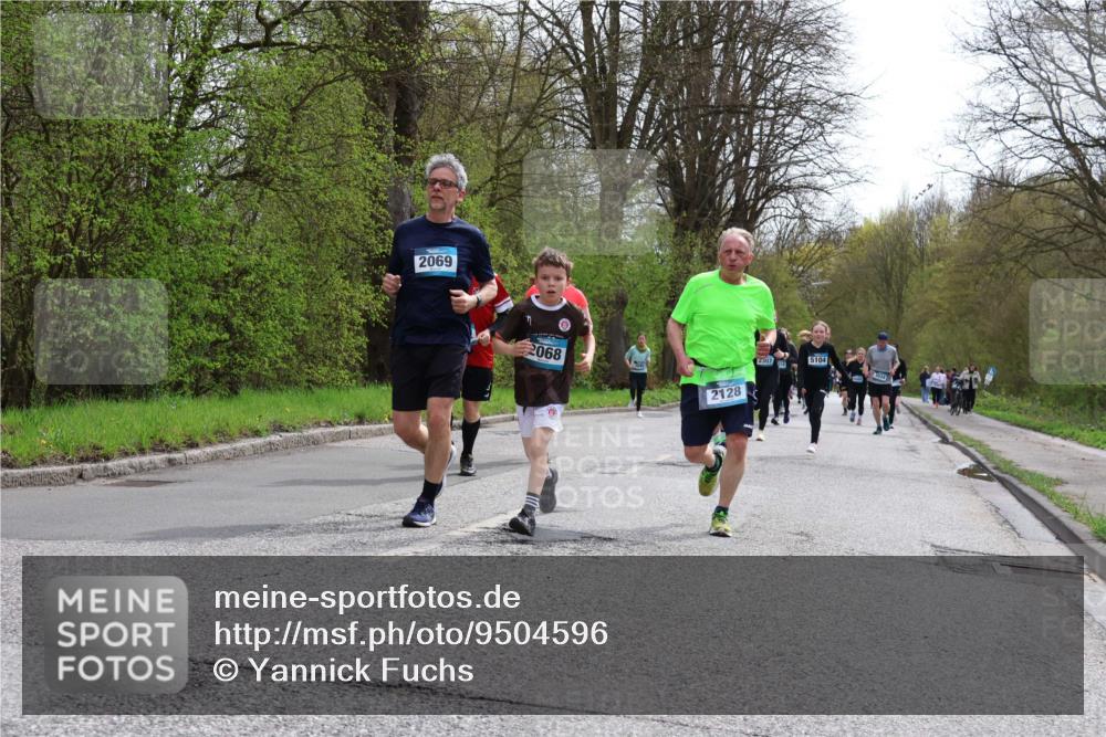 12.04.2026 - 45. Internationalen Wilhelmsburger Insellauf Yannick Fuchs http://msf.ph/oto/9504596 12.04.2026 12:53:42 Laufen 2069, 2068, 2128, 2307, 5104 meine-sportfotos.de