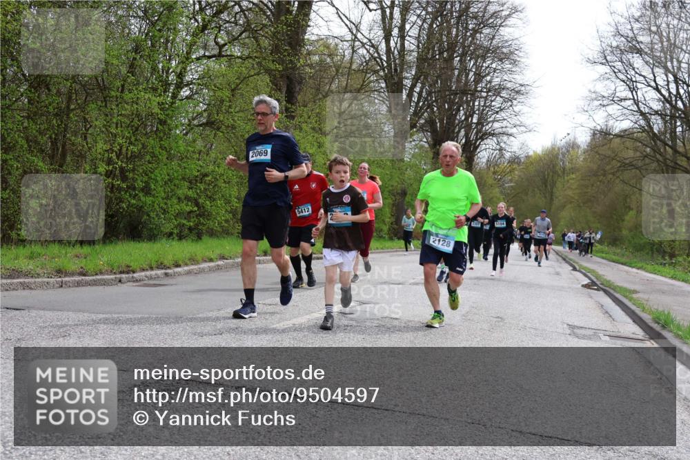 12.04.2026 - 45. Internationalen Wilhelmsburger Insellauf Yannick Fuchs http://msf.ph/oto/9504597 12.04.2026 12:53:42 Laufen 2069, 5412, 2128, 2307, 5104 meine-sportfotos.de