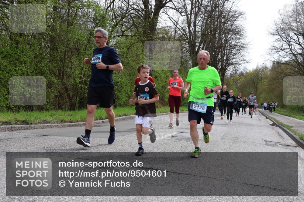 12.04.2026 - 45. Internationalen Wilhelmsburger Insellauf Yannick Fuchs http://msf.ph/oto/9504601 12.04.2026 12:53:43 Laufen 2069, 5657, 2128, 2307, 5104 meine-sportfotos.de
