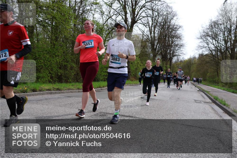 12.04.2026 - 45. Internationalen Wilhelmsburger Insellauf Yannick Fuchs http://msf.ph/oto/9504616 12.04.2026 12:53:45 Laufen 12, 5657, 3883, 2307, 5104 meine-sportfotos.de