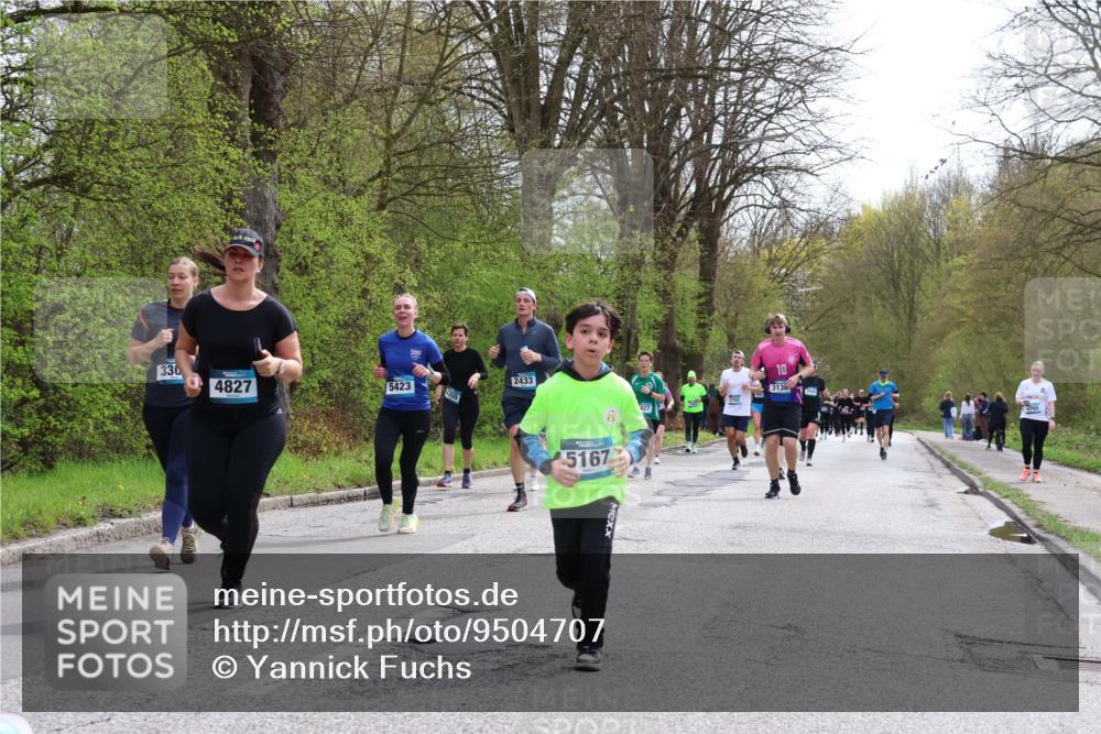 12.04.2026 - 45. Internationalen Wilhelmsburger Insellauf Yannick Fuchs http://msf.ph/oto/9504707 12.04.2026 12:54:03 Laufen 330, 4827, 5423, 2433, 5167, 10, 3136 meine-sportfotos.de