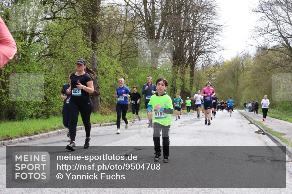 12.04.2026 - 45. Internationalen Wilhelmsburger Insellauf Yannick Fuchs http://msf.ph/oto/9504708 12.04.2026 12:54:03 Laufen 3, 4827, 5423, 243, 5167, 5427, 5752, 10, 3136 meine-sportfotos.de