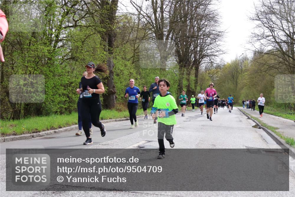 12.04.2026 - 45. Internationalen Wilhelmsburger Insellauf Yannick Fuchs http://msf.ph/oto/9504709 12.04.2026 12:54:03 Laufen 4827, 5423, 2433, 5427, 3136 meine-sportfotos.de