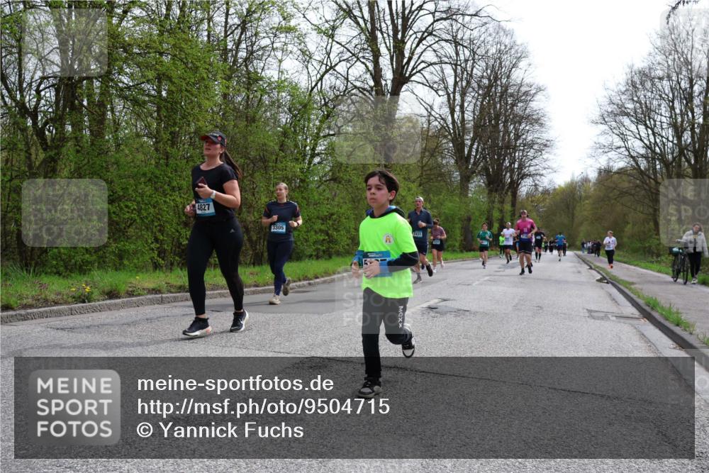 12.04.2026 - 45. Internationalen Wilhelmsburger Insellauf Yannick Fuchs http://msf.ph/oto/9504715 12.04.2026 12:54:04 Laufen 4827, 3305, 2433 meine-sportfotos.de