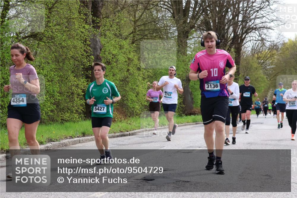 12.04.2026 - 45. Internationalen Wilhelmsburger Insellauf Yannick Fuchs http://msf.ph/oto/9504729 12.04.2026 12:54:07 Laufen 4354, 5427, 226, 5752, 10, 3136, 26, 3934, 4765 meine-sportfotos.de