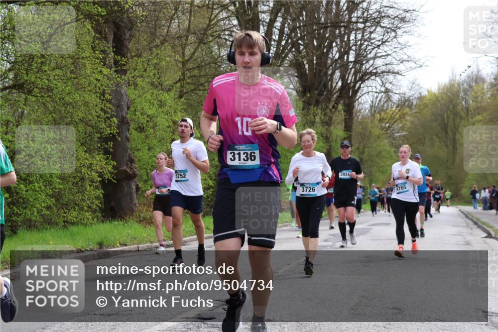 12.04.2026 - 45. Internationalen Wilhelmsburger Insellauf Yannick Fuchs http://msf.ph/oto/9504734 12.04.2026 12:54:09 Laufen 5752, 10, 3136, 3726, 3934, 4765 meine-sportfotos.de