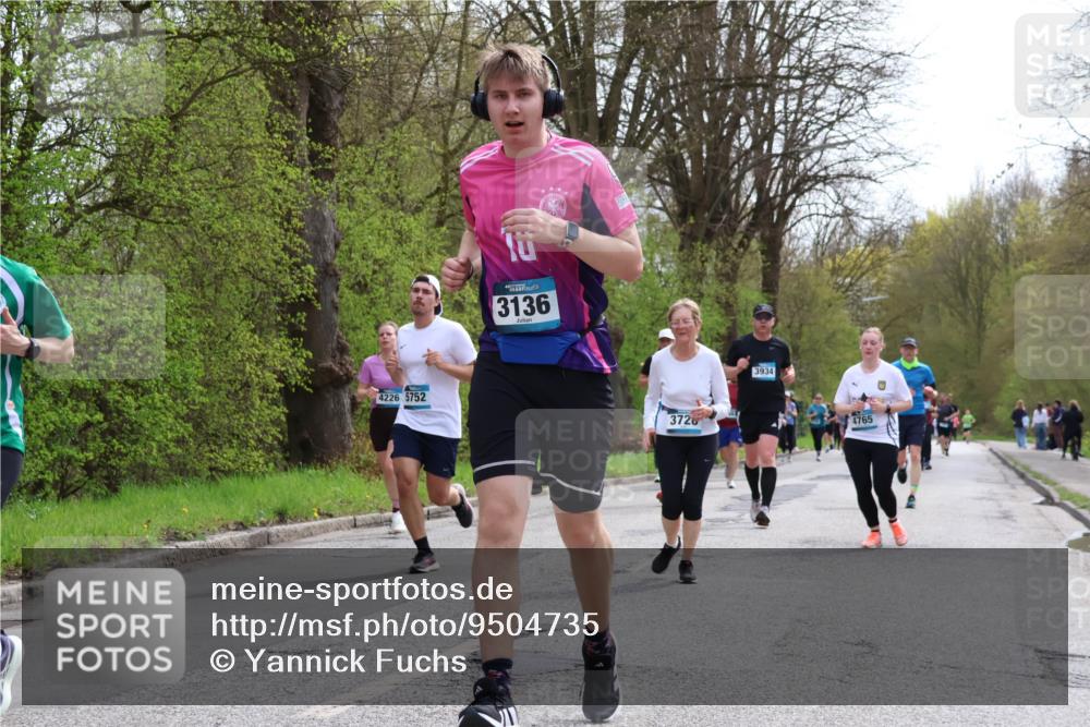 12.04.2026 - 45. Internationalen Wilhelmsburger Insellauf Yannick Fuchs http://msf.ph/oto/9504735 12.04.2026 12:54:09 Laufen 4226, 5752, 3136, 3720, 3934, 4765 meine-sportfotos.de