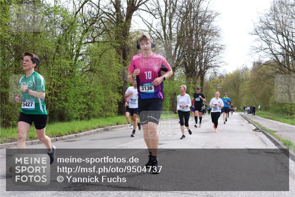 12.04.2026 - 45. Internationalen Wilhelmsburger Insellauf Yannick Fuchs http://msf.ph/oto/9504737 12.04.2026 12:54:09 Laufen 5427, 5752, 10, 3136, 3726, 3934, 4765 meine-sportfotos.de