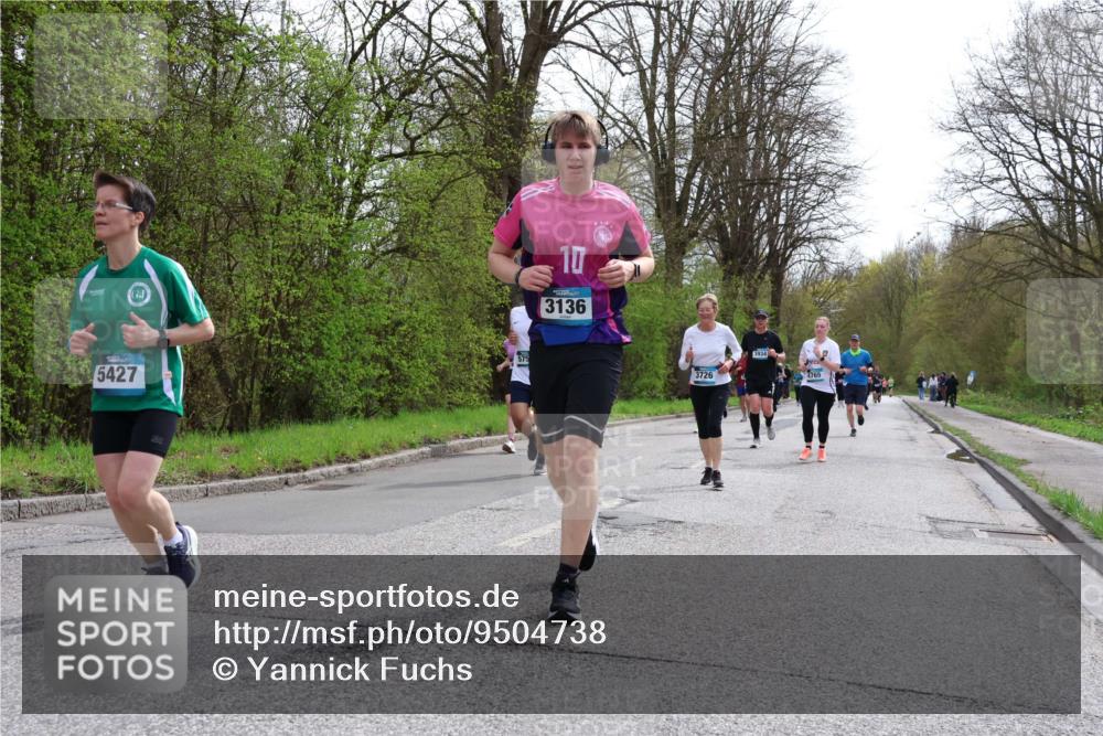 12.04.2026 - 45. Internationalen Wilhelmsburger Insellauf Yannick Fuchs http://msf.ph/oto/9504738 12.04.2026 12:54:09 Laufen 5427, 575, 10, 3136, 3726, 3934, 4765 meine-sportfotos.de