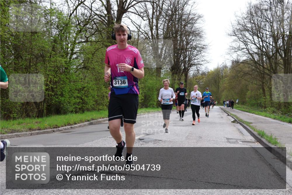 12.04.2026 - 45. Internationalen Wilhelmsburger Insellauf Yannick Fuchs http://msf.ph/oto/9504739 12.04.2026 12:54:09 Laufen 3136, 3726, 3934, 4765 meine-sportfotos.de