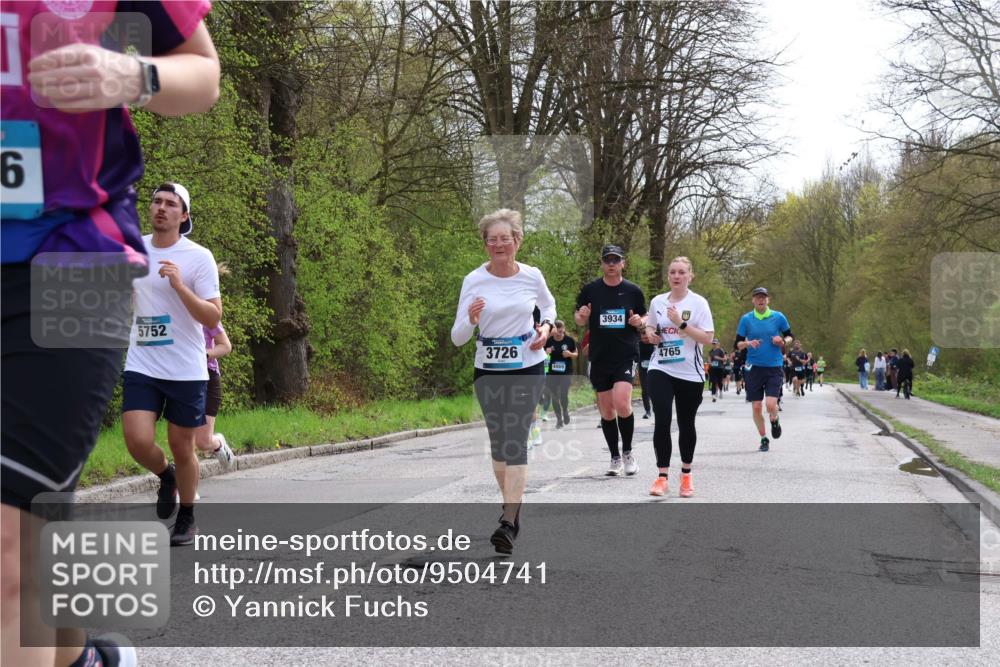 12.04.2026 - 45. Internationalen Wilhelmsburger Insellauf Yannick Fuchs http://msf.ph/oto/9504741 12.04.2026 12:54:10 Laufen 6, 5752, 3726, 4869, 3934, 4765 meine-sportfotos.de