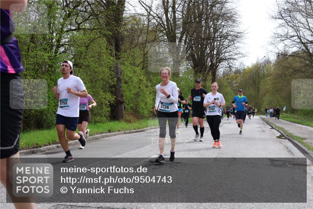 12.04.2026 - 45. Internationalen Wilhelmsburger Insellauf Yannick Fuchs http://msf.ph/oto/9504743 12.04.2026 12:54:10 Laufen 5752, 3726, 1226, 4869, 3934, 4765 meine-sportfotos.de